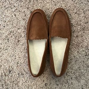Size 9 Vionic women’s house slipper/loafer *NEW*
